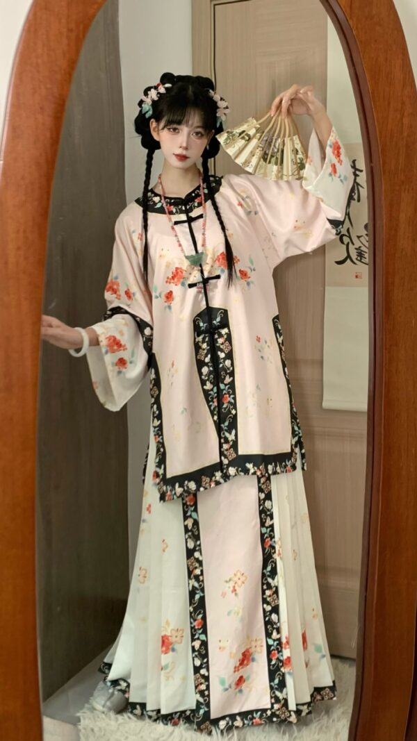 Authentic Hanfu - Heavy-Duty Reproduction of Qing Dynasty Han Women's Embroidered Gown Set