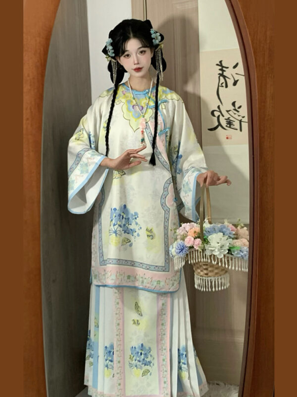 Authentic Hanfu - Heavy-Duty Reproduction of Qing Dynasty Han Women's Embroidered Gown Set