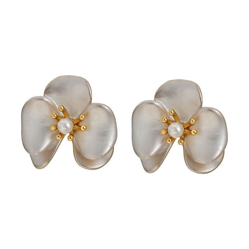 Flower - like Earrings, Unfolding a Gentle Dream